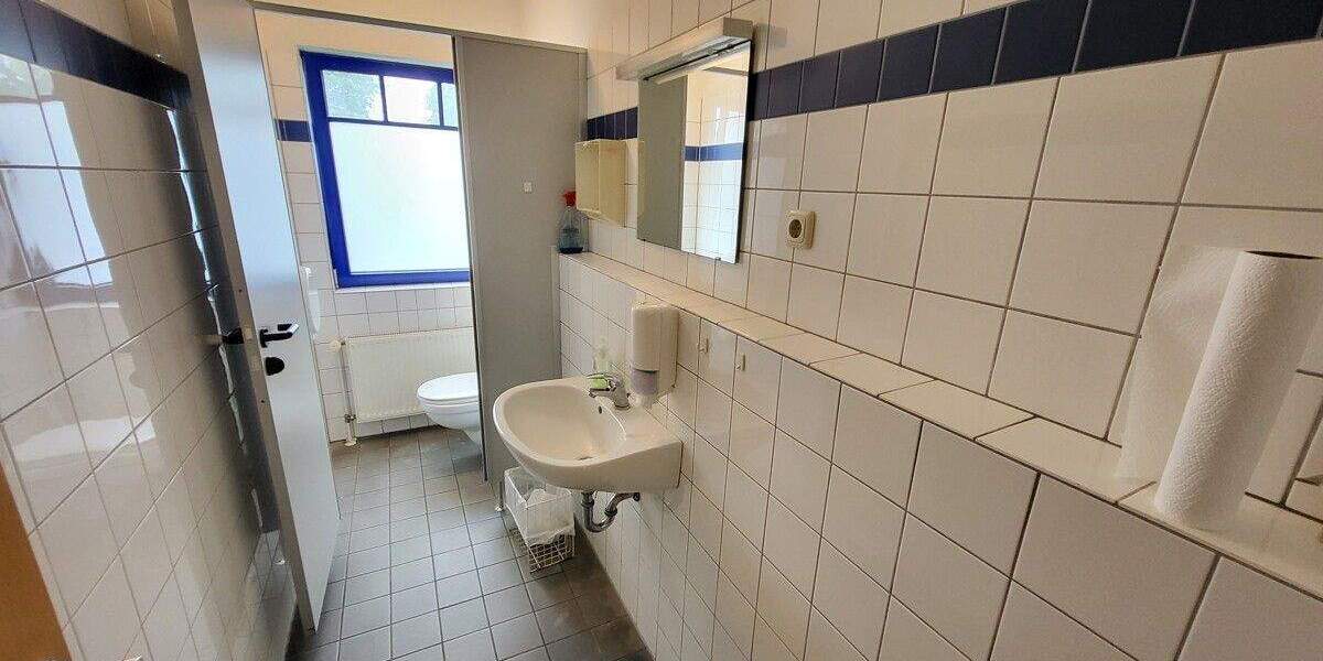 Gewerbeobjekt Lübeck / Sankt Lorenz Nord St. Lorenz Nord - 4 Zimmer, 157 m&sup2;, 900&euro; | Angebot:25681896