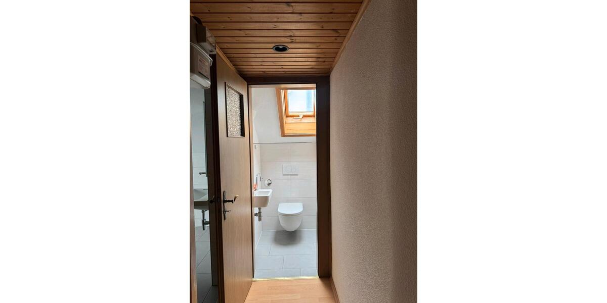 Dachgeschoßwohnung Pohlheim - 4 Zimmer, 105 m&sup2;, 1.450&euro; | Angebot:25058021