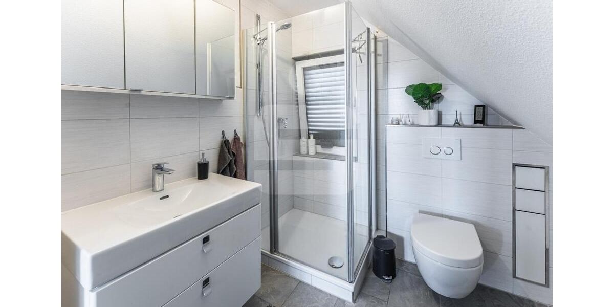 Dachgeschoßwohnung Elsdorf - 2 Zimmer, 63 m&sup2;, 1.150&euro; | Angebot:24818703