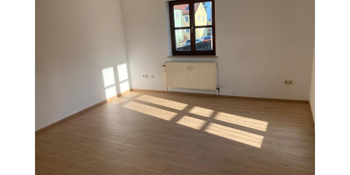 Erdgeschoßwohnung Wiesau Kornthan - 3 Zimmer, 73 m&sup2;, 495&euro; | Angebot:25960438
