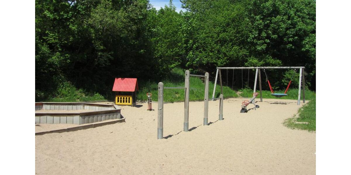 Etagenwohnung Zella-Mehlis Mehlis - 4 Zimmer, 81 m&sup2;, 438&euro; | Angebot:25364702