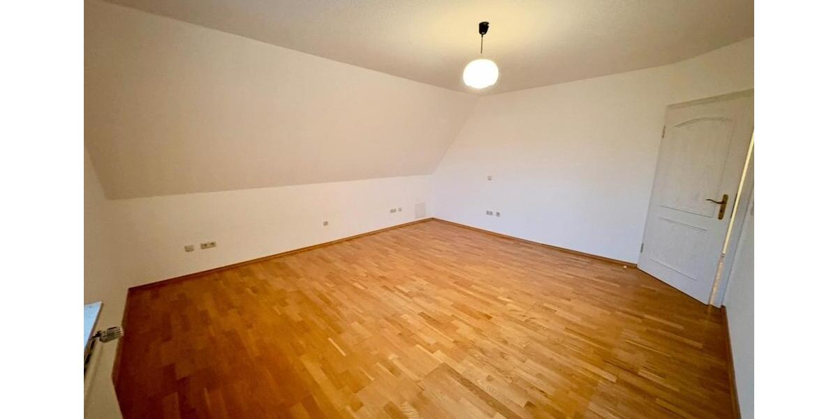 Dachgeschoßwohnung Hoya - 3 Zimmer, 100 m&sup2;, 700&euro; | Angebot:24638734