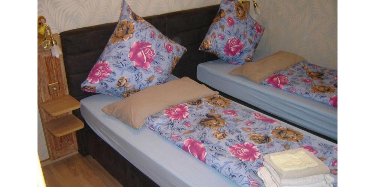 Wohnen auf Zeit Duisburg Mittelmeiderich - 3 Zimmer, 55 m&sup2;, 50&euro; | Angebot:23693309