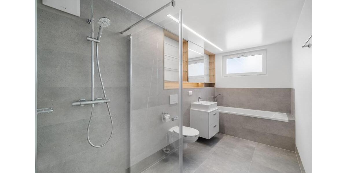 Erstbezug: Reiheneckhaus mit EBK, Garten, Dachterrasse und optimaler Anbindung in A-Kriegshaber 6 zimmer