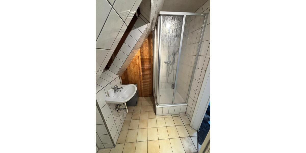 Dachgeschoßwohnung Schwarzburg - 3 Zimmer, 49 m&sup2;, 220&euro; | Angebot:25908192