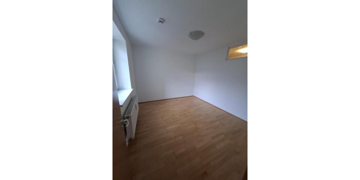 Etagenwohnung Waldmünchen - 3 Zimmer, 70 m&sup2;, 590&euro; | Angebot:25852643