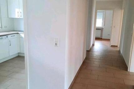 Wohnung Ellwangen (Jagst) - 4 Zimmer, 96 m&sup2;, 1.000&euro; | Angebot:26700997