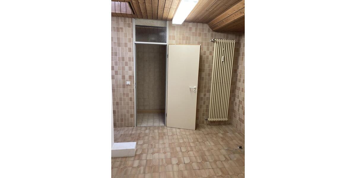 Dachgeschoßwohnung Lauda-Königshofen Königshofen - 4 Zimmer, 143 m&sup2;, 900&euro; | Angebot:26415276