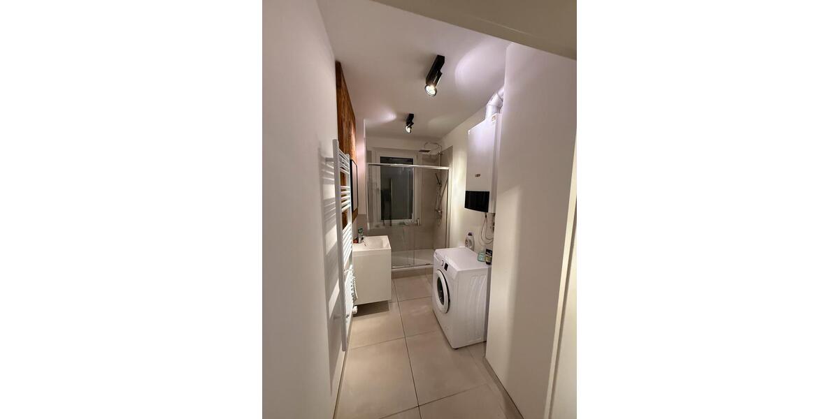 1 möbliertes Zimmer (11m2) in netter 4er-WG zum 1.1.26 verfügbar 1 zimmer