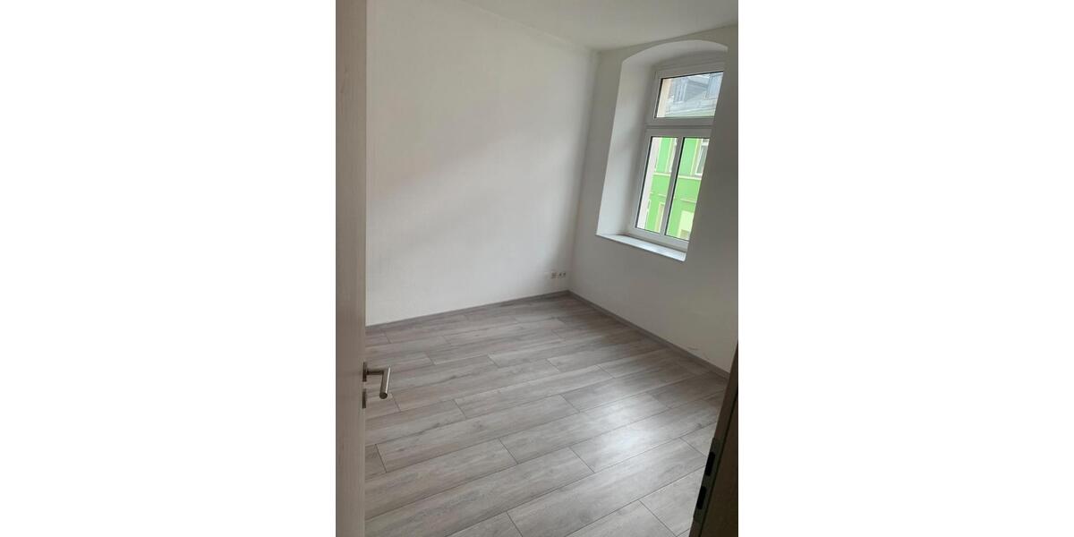 Etagenwohnung Schleiz - 3 Zimmer, 82 m&sup2;, 530&euro; | Angebot:26225826