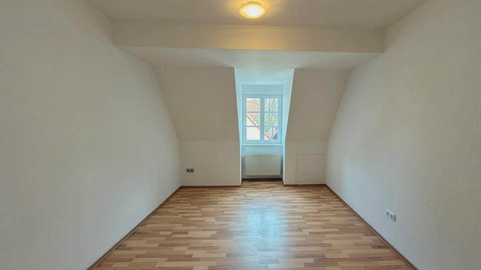 Dachgeschoßwohnung Volkmarsen - 4 Zimmer, 103 m&sup2;, 650&euro; | Angebot:26221973