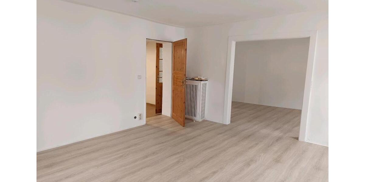 Einfamilienhaus Blieskastel - 6 Zimmer, 140 m&sup2;, 1.500&euro; | Angebot:25852795