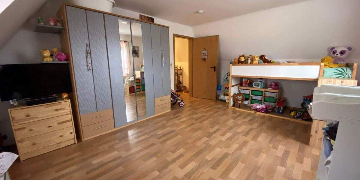 Etagenwohnung Weisendorf - 3 Zimmer, 77 m&sup2;, 700&euro; | Angebot:25728480