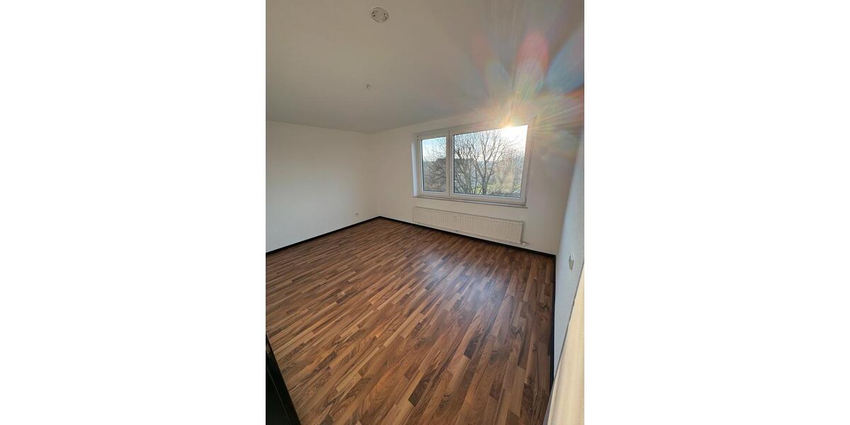 Etagenwohnung Nordenham - 4 Zimmer, 91 m&sup2;, 890&euro; | Angebot:25837175