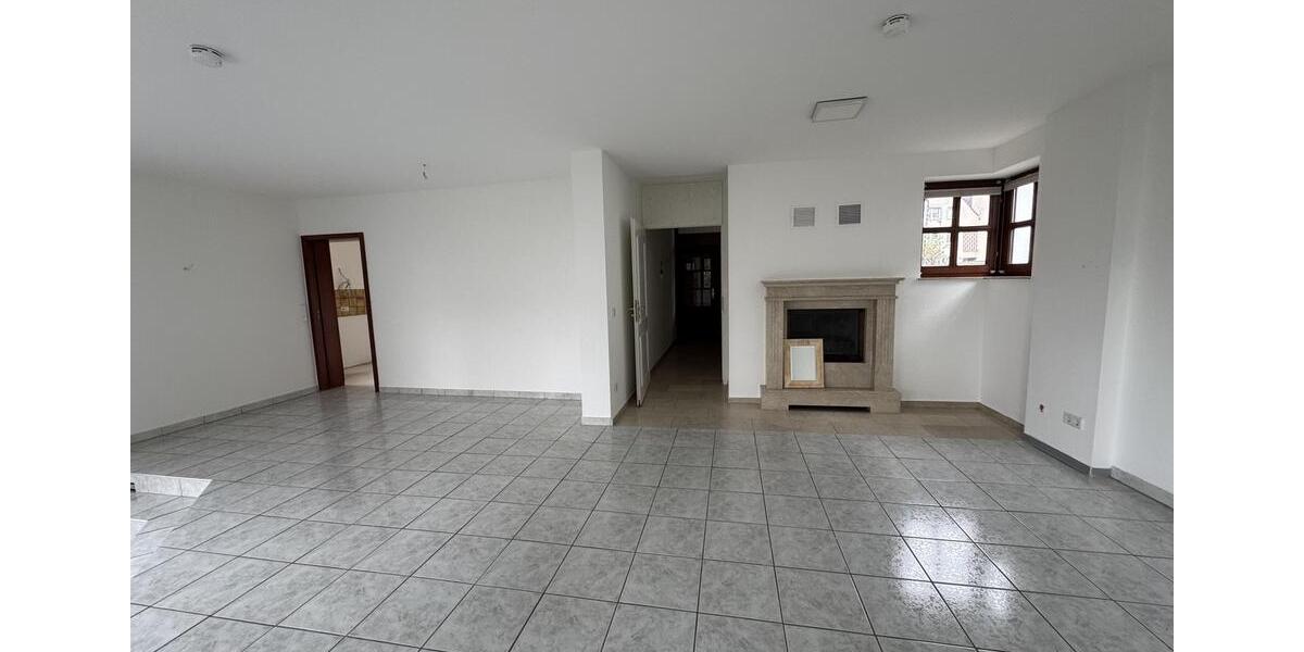 Erdgeschoßwohnung Bergisch Gladbach Paffrath - 4 Zimmer, 109 m&sup2;, 1.450&euro; | Angebot:25271153