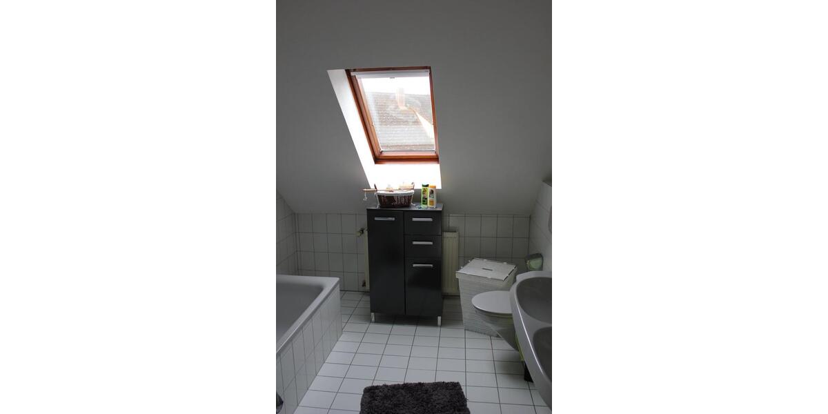 Dachgeschoßwohnung Bühl - 4 Zimmer, 110 m&sup2;, 1.150&euro; | Angebot:25960850