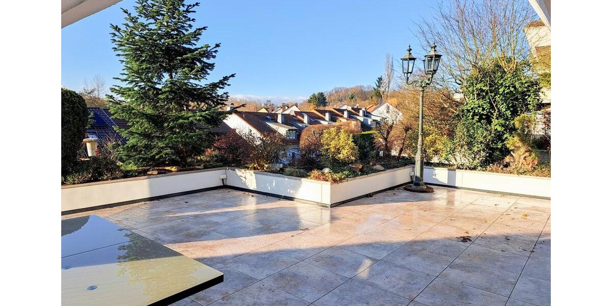 Etagenwohnung Friedrichsdorf - 5 Zimmer, 180 m&sup2;, 2.149&euro; | Angebot:26003346