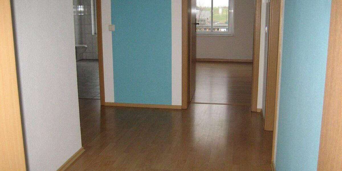 Schöne 2 Zimmerwohnung mit Balkon und Einbauküche in Zwickau - Etagenwohnung Zwickau | Angebot:27188366