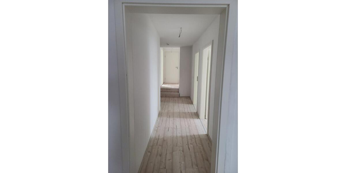 Etagenwohnung Lage - 1 Zimmer, 90 m&sup2;, 450&euro; | Angebot:25869910