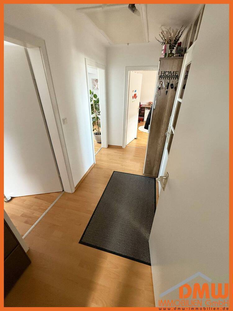3-ZKB-DG, TL-Bad m Wanne, EBK, Rollläden, PKW-Stellpl., KEIN Keller, Wandschr. vorh.