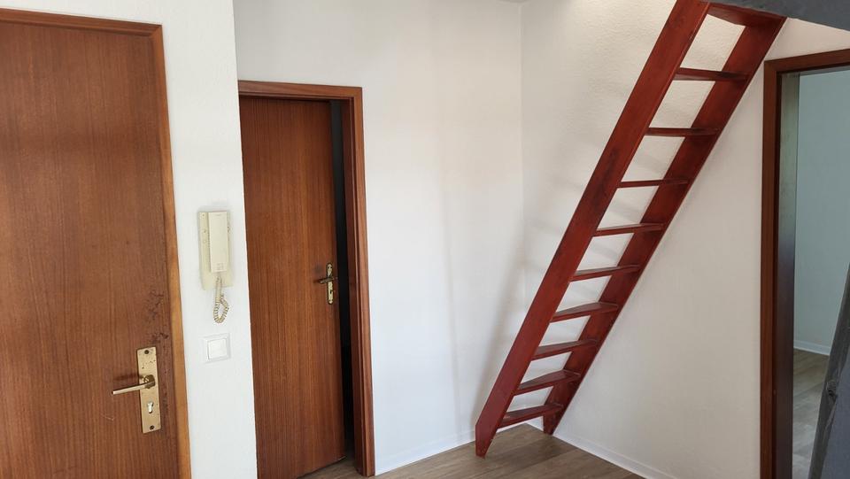 Dachgeschoßwohnung Zeitz - 3 Zimmer, 82 m&sup2;, 440&euro; | Angebot:25974887