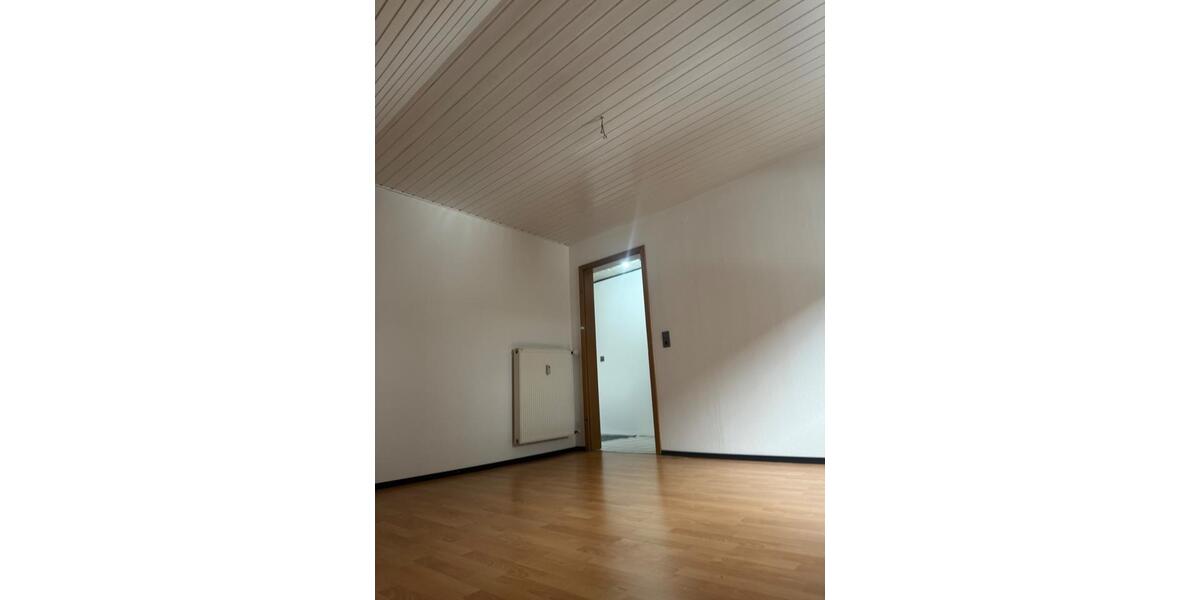 Dachgeschoßwohnung Hundsangen - 2 Zimmer, 65 m&sup2;, 500&euro; | Angebot:26321148