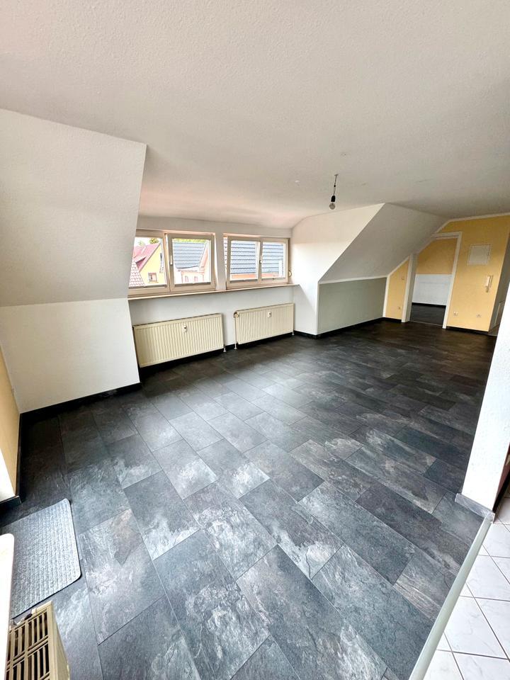 Moderne 2-Zimmer-Wohnung mit Südbalkon, Einbauküche & Garage