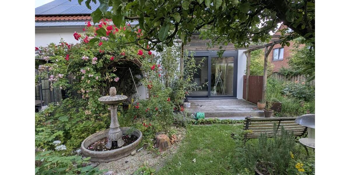 Einfamilienhaus mit Garten, Keller, Wärmepumpe & Photovoltaik in 6 zimmer