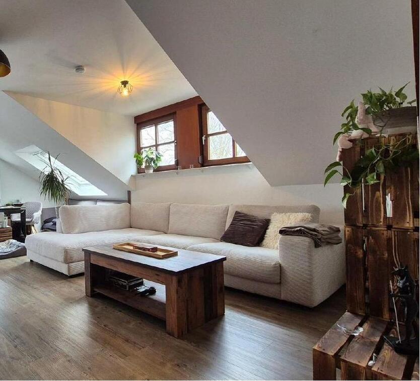 WG-Zimmer mit Highspeedinternet und Balkon (all inclusive mit Möbeln)