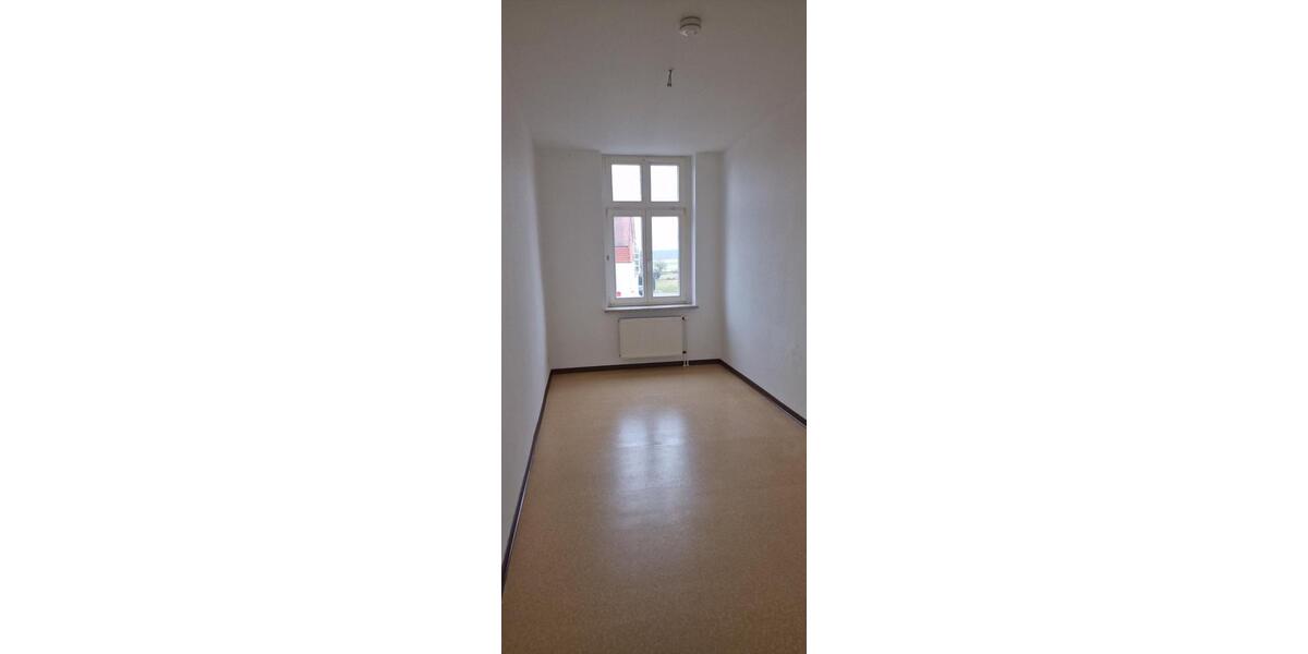 Etagenwohnung Finsterwalde - 2 Zimmer, 67 m&sup2;, 350&euro; | Angebot:26148312