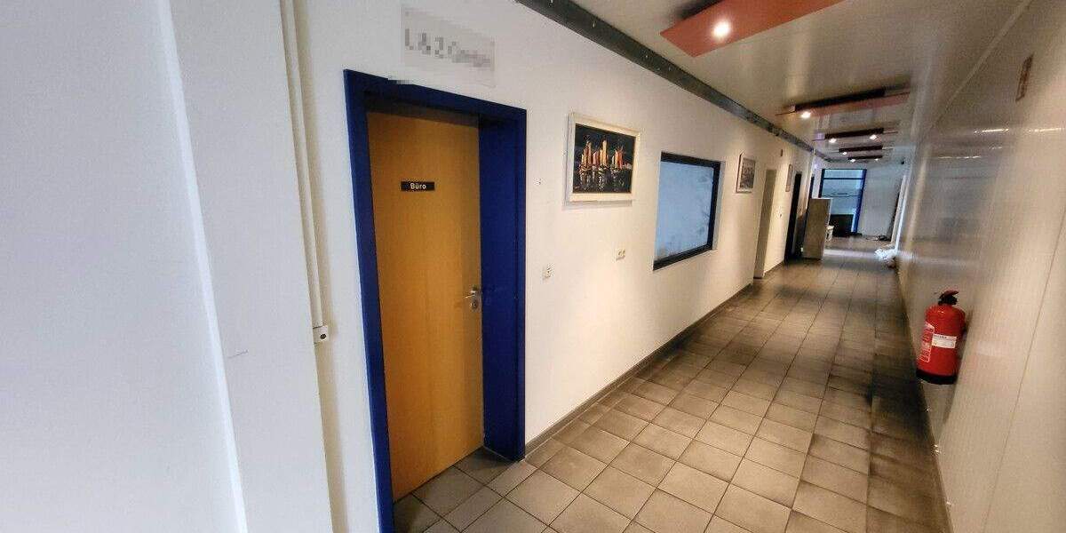 Gewerbeobjekt Lübeck / Sankt Lorenz Nord St. Lorenz Nord - 4 Zimmer, 157 m&sup2;, 900&euro; | Angebot:25681896