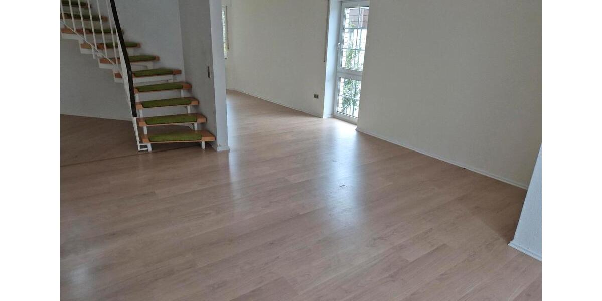Etagenwohnung Horn-Bad Meinberg Bad Meinberg - 4 Zimmer, 102 m&sup2;, 945&euro; | Angebot:26131994