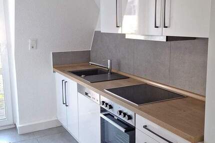 SCHÖNER BALKON KOMPLETT SANIERT FERNBLICK TOP LAGE 3 zimmer