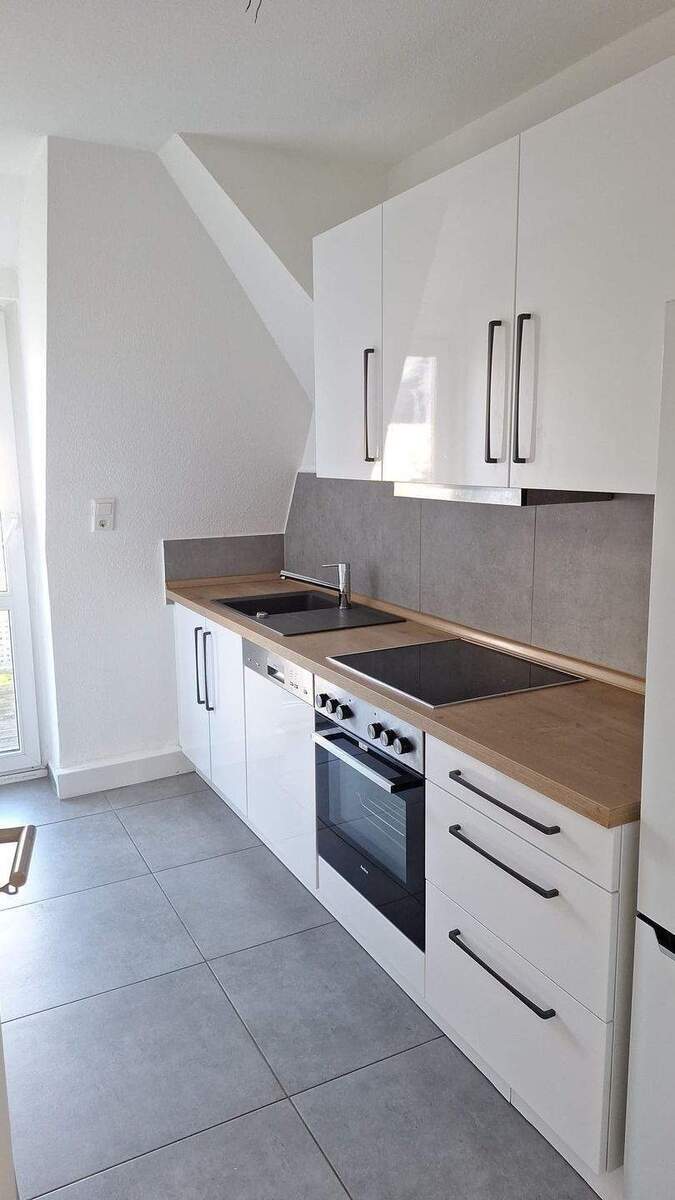 SCHÖNER BALKON KOMPLETT SANIERT FERNBLICK TOP LAGE 3 zimmer