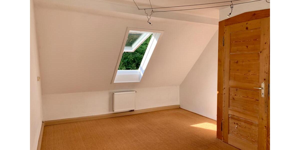 Dachgeschoßwohnung Albstadt - 3 Zimmer, 65 m&sup2;, 640&euro; | Angebot:26043790