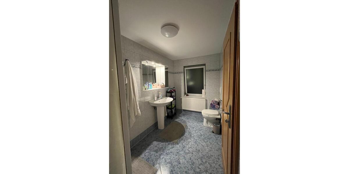 Etagenwohnung Reinsdorf - 2 Zimmer, 57 m&sup2;, 400&euro; | Angebot:26271576