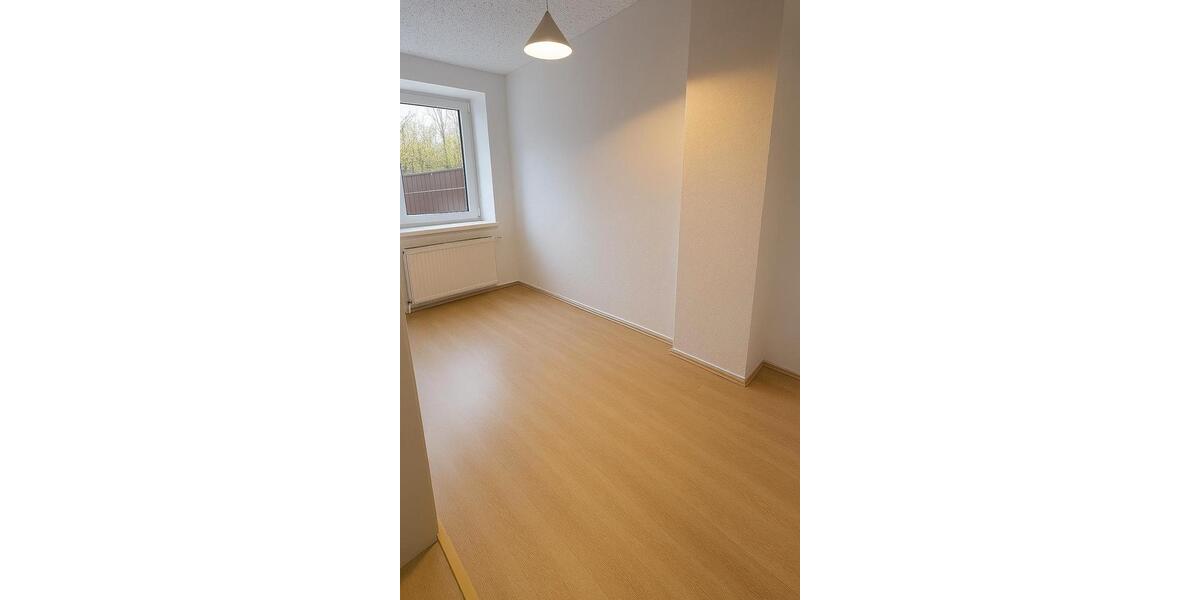 Erdgeschoßwohnung Ebersbach - 4 Zimmer, 70 m&sup2;, 450&euro; | Angebot:26672100