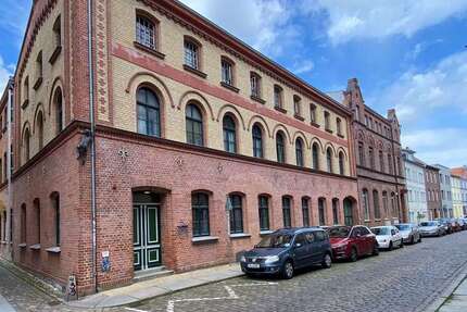 Wohnung zum Mieten in Stralsund 450 € 58.77 m² 2 zimmer