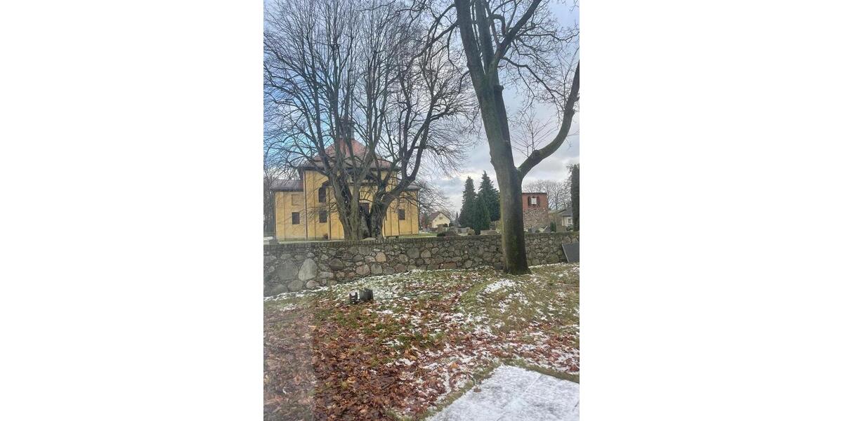 Haus mit Grundstück zu vermieten in LindenbergTauche. 300m Edeka 2.5 zimmer