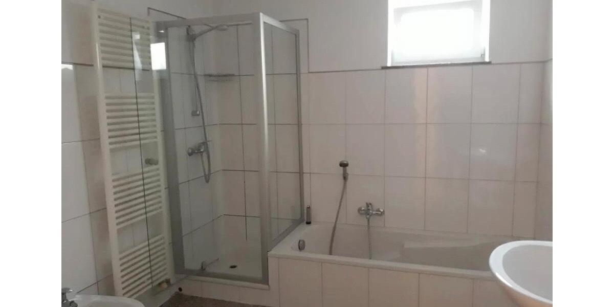 Erdgeschoßwohnung Gummersbach - 2 Zimmer, 80 m&sup2;, 1.100&euro; | Angebot:25098738
