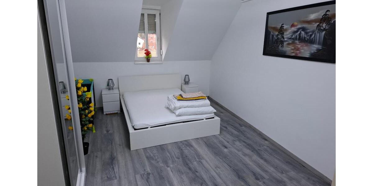 Dachgeschoßwohnung Saarbrücken Neue Bremm - 4 Zimmer, 84 m&sup2;, 840&euro; | Angebot:25331927