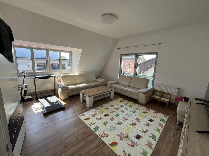3-Zimmer-Dachgeschoßwohnung in zentraler Lage