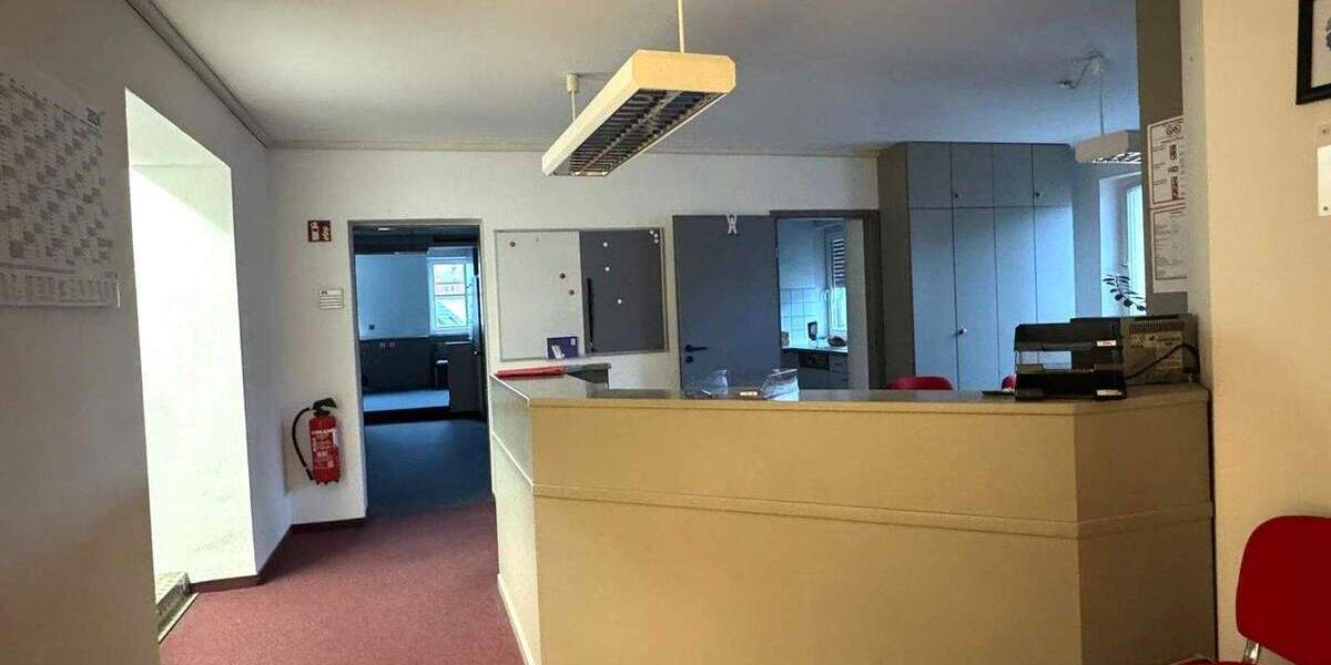 Gewerbeobjekt Bindlach - 8 Zimmer, 265 m&sup2;, 1.500&euro; | Angebot:24111993
