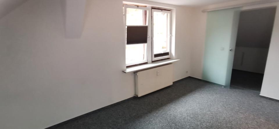 Dachgeschoßwohnung Schwarzatal - 3 Zimmer, 80 m&sup2;, 400&euro; | Angebot:26221782