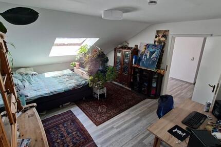 WG-Zimmer in 3-er-WG (alle berufstätig) zu vermieten 1 zimmer