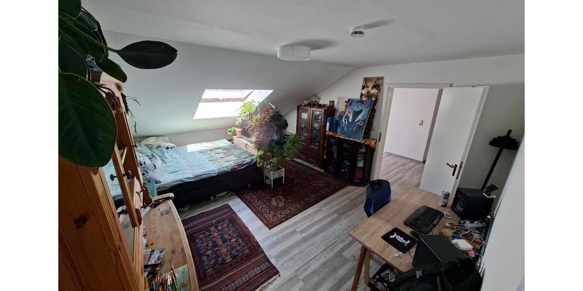 WG-Zimmer in 3-er-WG (alle berufstätig) zu vermieten 1 zimmer