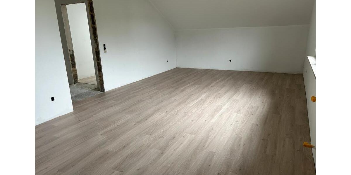 Dachgeschoßwohnung Wettenberg - 2.5 Zimmer, 80 m&sup2;, 850&euro; | Angebot:26636086