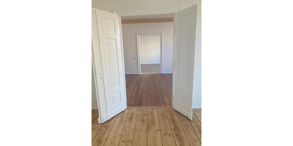 Etagenwohnung Reichenbach im Vogtland - 5 Zimmer, 150 m&sup2;, 900&euro; | Angebot:26120392