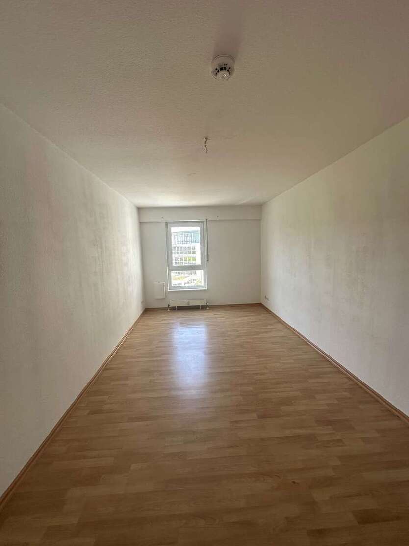++Aktuell in Sanierung!!! 3-RW mit Balkon und 2 Badezimmer++ 3 zimmer