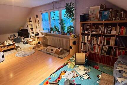 Helle und ruhige 3 ZKB (DG), Garage u Keller, TL-Bad m Du, EBK 3 zimmer